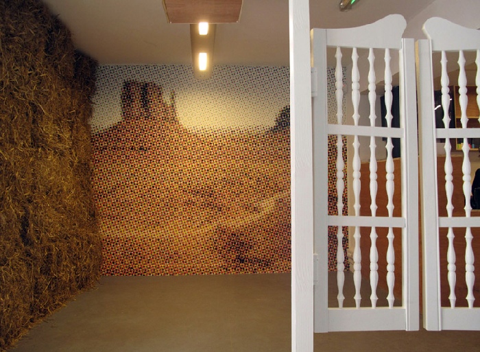 Vue d’installation de Aïcha Hamu pour Innsmouth, Fondation d’entreprise Espace écureuil, 2014