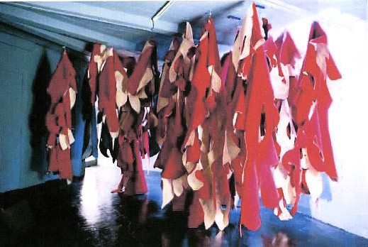 Cyprien Chabert, Hommage à Saint-Macloud (découpe de maquettes)réalisé à l'occasion de son exposition personnelle Contour, 2007, Fat Galerie, Paris