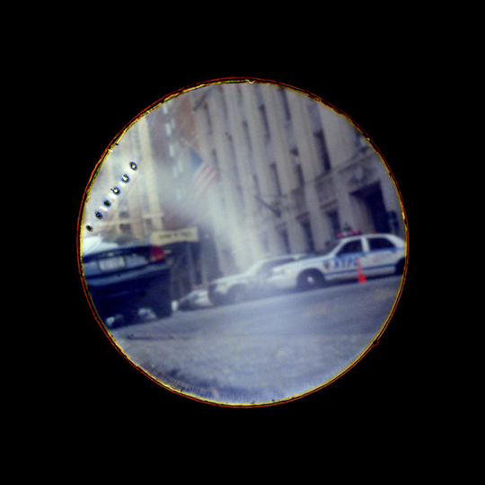 Alain Declercq, Hidden Camera Obscura - Midtown North Precinct / Manhattan 54th Street, 2008. Tirage couleur d'après négatif, caméra obscura