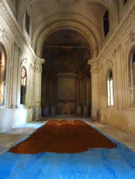 Richard Long, Champ d’ocre à la Chapelle Saint-Jacques, Avignon, 2011